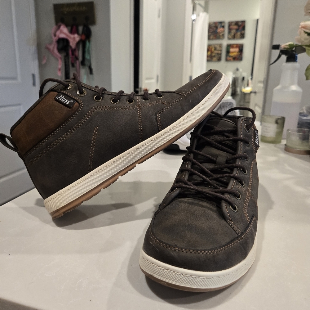 Bass Brown Sneakers Classic Design